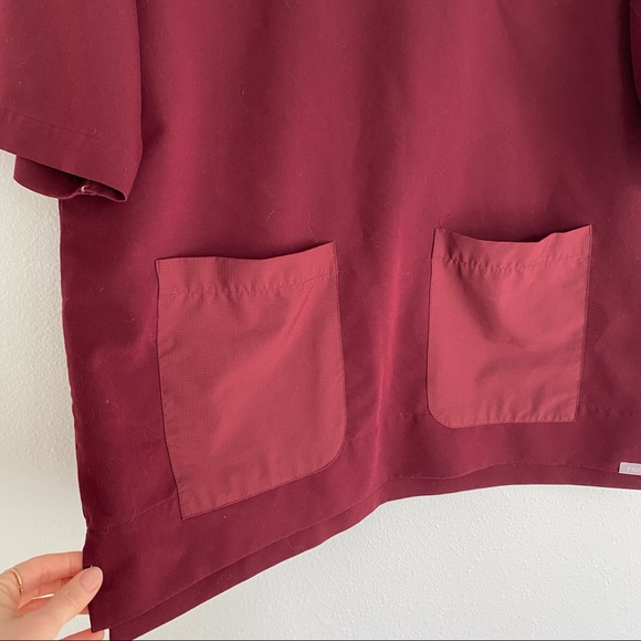 Figs Two Pocket Scrub Top Limited Edition size L. In good condition - Picture 3 of 9